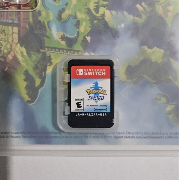 Pokemon Sword - Nintendo Switch (Pre-Owned) - Picture 4 of 4